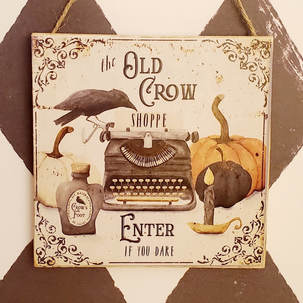 🆕️ Old Crow Hanging Halloween Sign